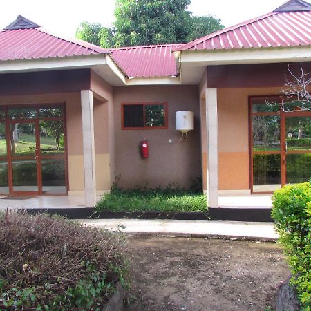Mikumi Resort Hotel エクステリア 写真